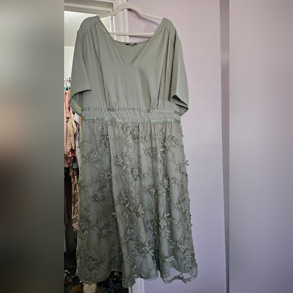Elegant Floral Lace Dress